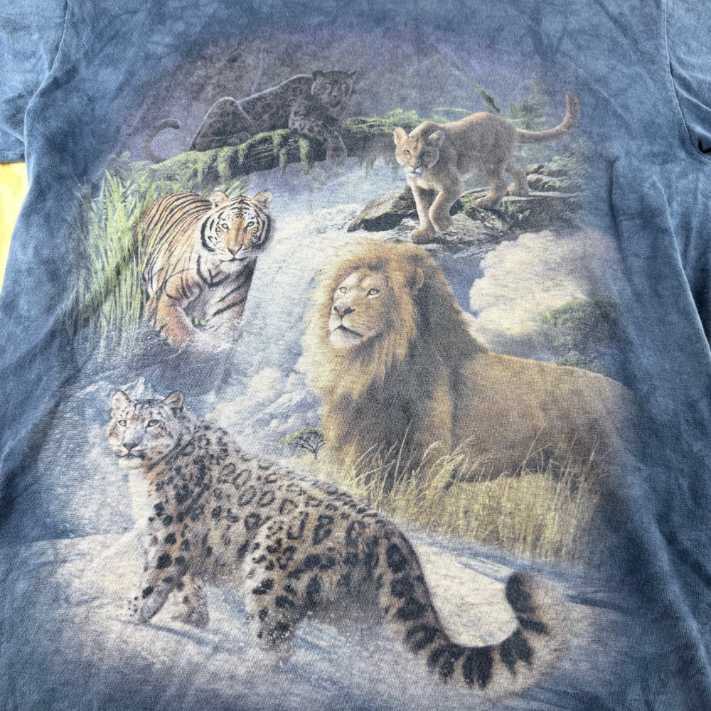 The Mountain Big Cats Graphic T-Shirt Blue Tie Dye Lion Tiger Leopard Mens M - Picture 8 of 8